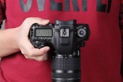 佳能7D2的画质表现如何？（探究佳能7D2相机的图像质量及其优势）